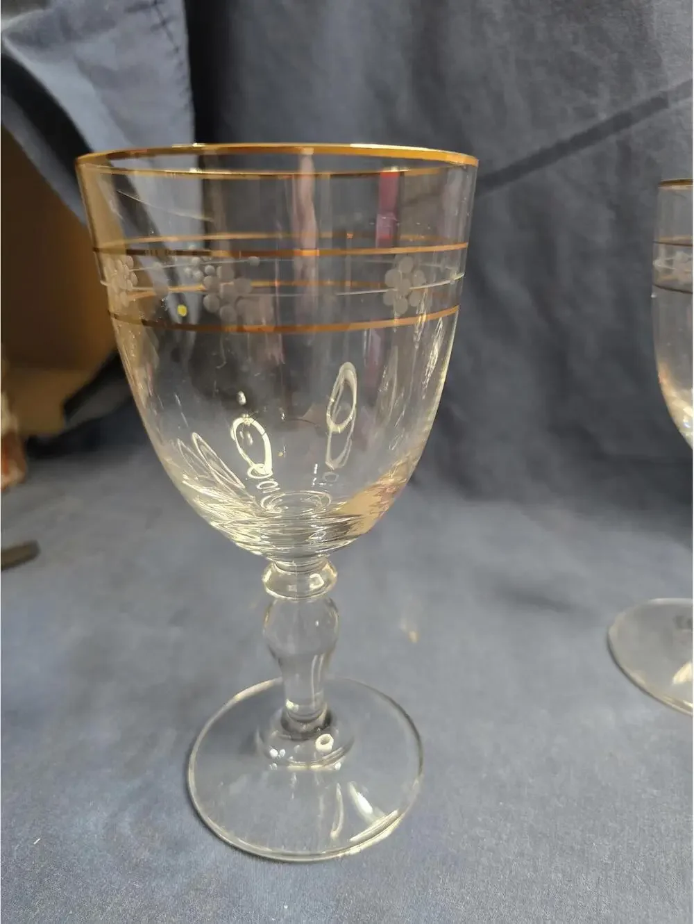 Vintage Set of 4 Glastonbury-Lotus Gold Band crystal wine glasses